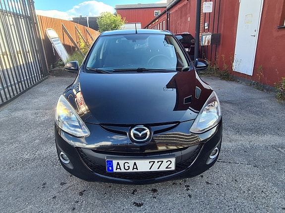 Mazda 2 3 of 15