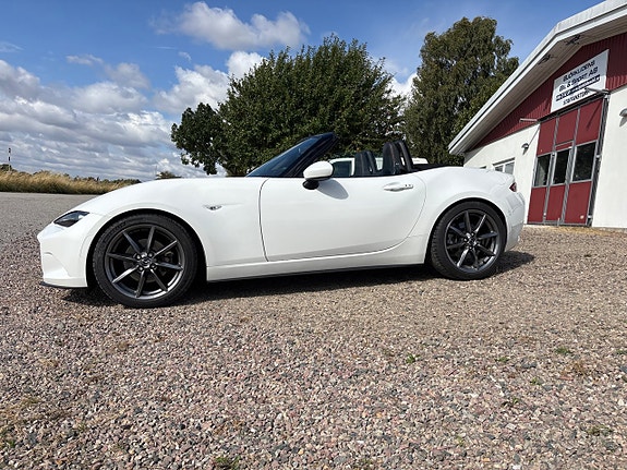 Mazda MX-5 8 of 14