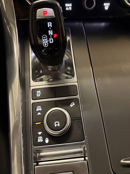 Land Rover Range Rover Sport 27 of 27