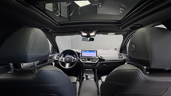 BMW iX3 15 of 22
