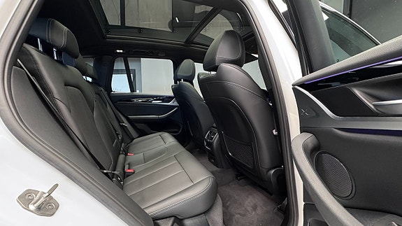 BMW iX3 14 of 22