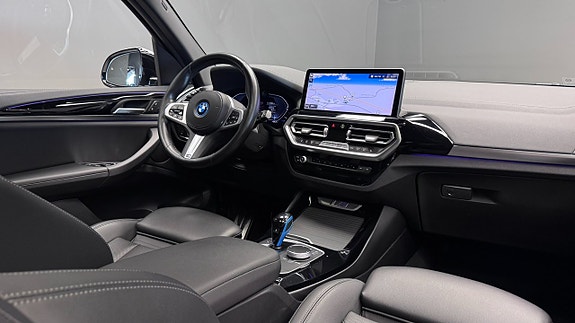 BMW iX3 8 of 22