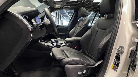 BMW iX3 11 of 22