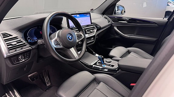 BMW iX3 6 of 22