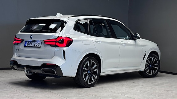 BMW iX3 20 of 22