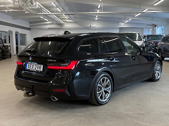 BMW 330e 3 of 16