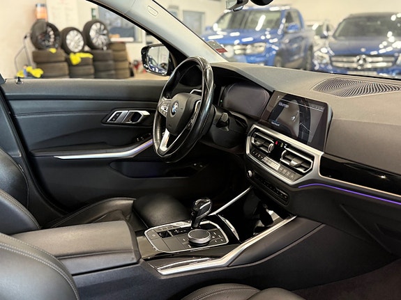 BMW 330e 5 of 16