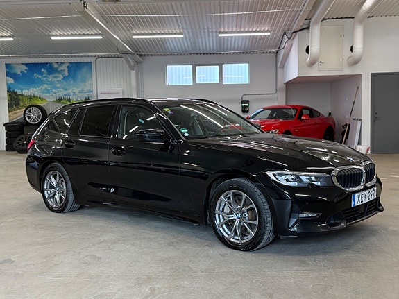 BMW 330e 4 of 16