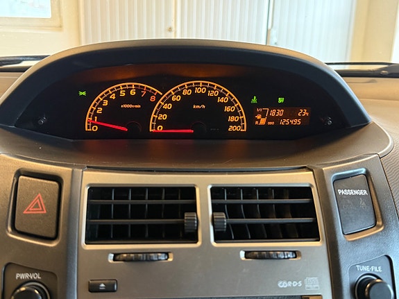 Toyota Yaris 24 of 27