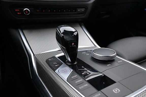 BMW 330e 18 of 26