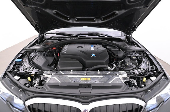 BMW 330e 25 of 26