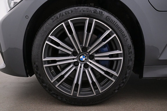 BMW 330e 26 of 26