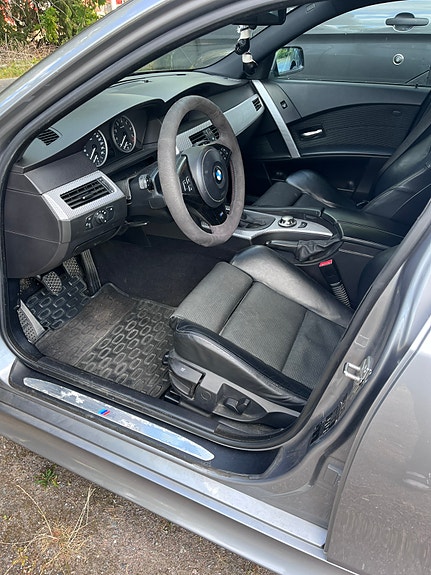 BMW 530i 8 of 11