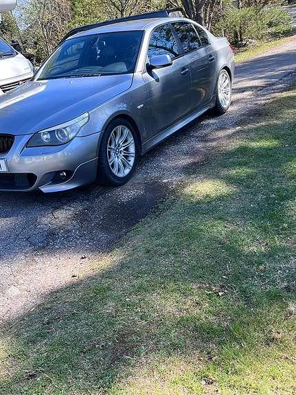BMW 530i 4 of 11