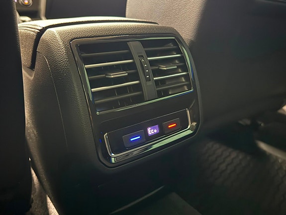 Volkswagen Passat 27 of 30