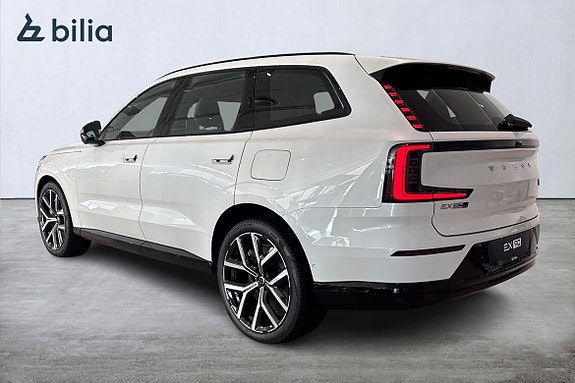 Volvo EX90 8 of 23