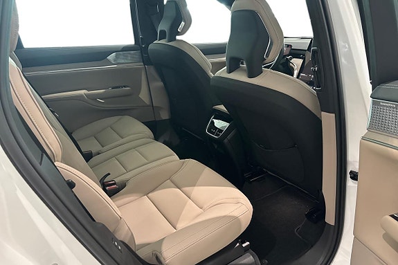 Volvo EX90 20 of 23