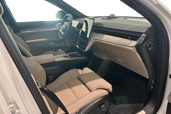 Volvo EX90 18 of 23