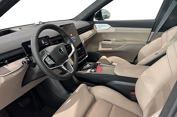 Volvo EX90 13 of 23