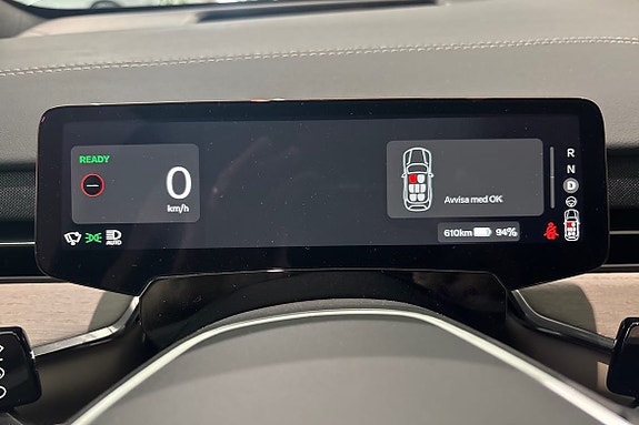 Volvo EX90 16 of 23