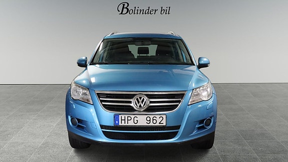 Volkswagen Tiguan 2 of 26