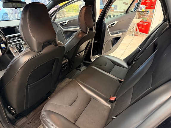 Volvo V60 14 of 14