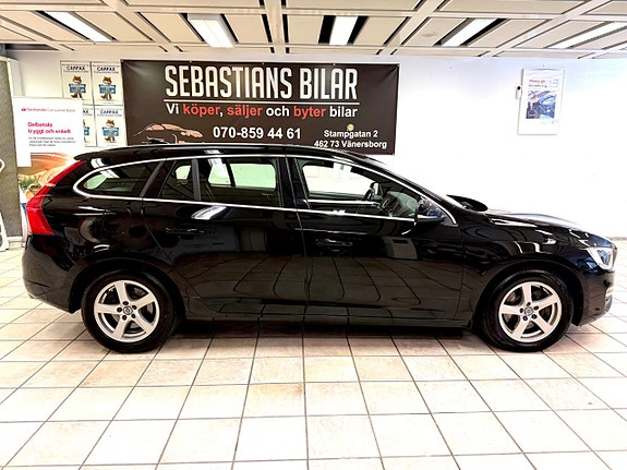Volvo V60 2 of 14