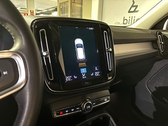 Volvo XC40 10 of 18