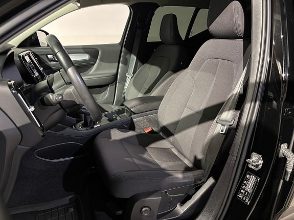 Volvo XC40 5 of 18