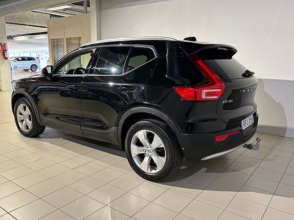 Volvo XC40 6 of 18