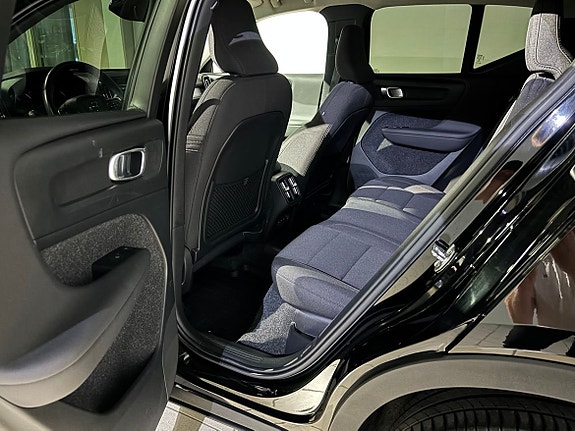 Volvo XC40 13 of 18
