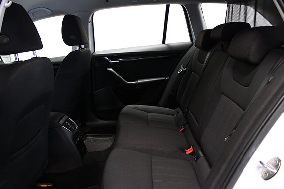 Skoda Octavia 12 of 16