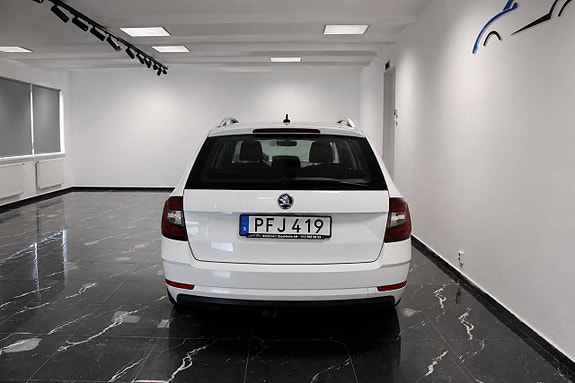 Skoda Octavia 6 of 16