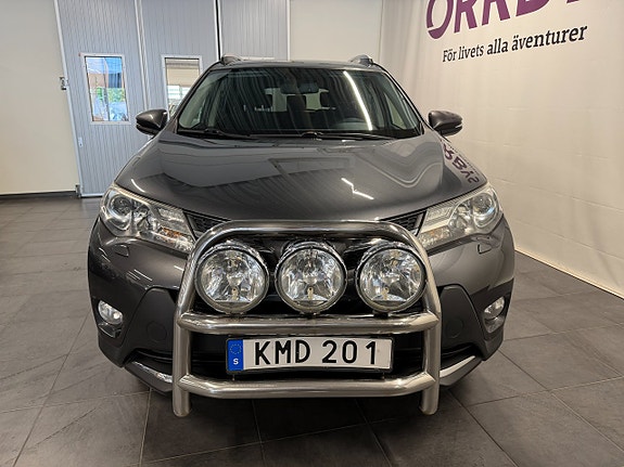 Toyota RAV4 2 of 14