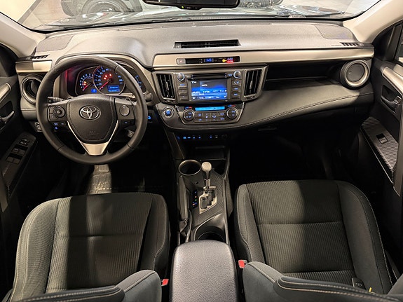Toyota RAV4 9 of 14