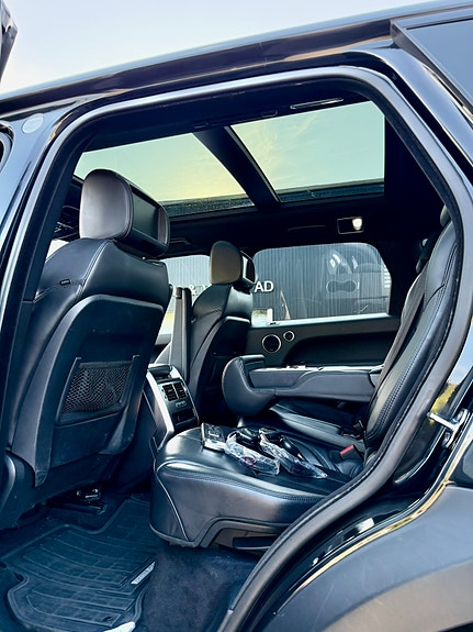 Land Rover Range Rover Sport 11 of 17