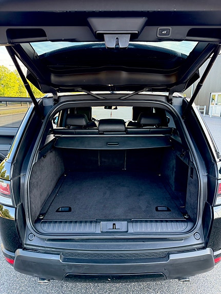 Land Rover Range Rover Sport 12 of 17