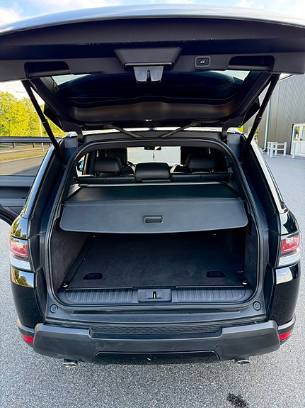 Land Rover Range Rover Sport 13 of 17