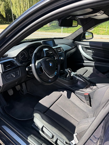 BMW 320d 11 of 15
