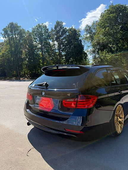 BMW 320d 4 of 15