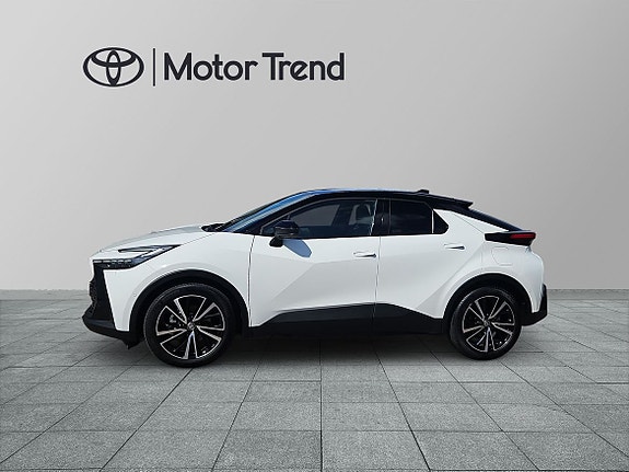 Toyota C-HR 4 of 14