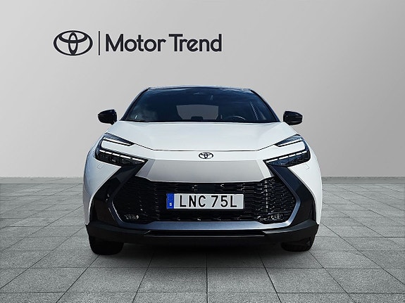 Toyota C-HR 6 of 14