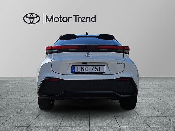 Toyota C-HR 5 of 14