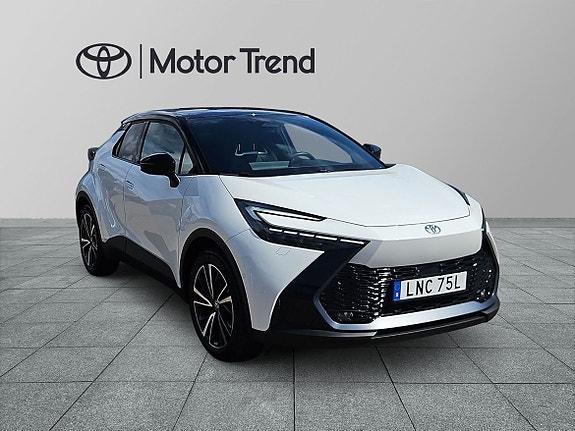 Toyota C-HR 7 of 14