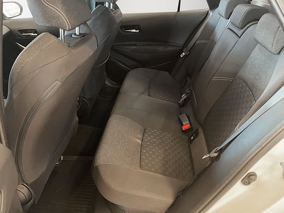 Toyota Corolla 8 of 15