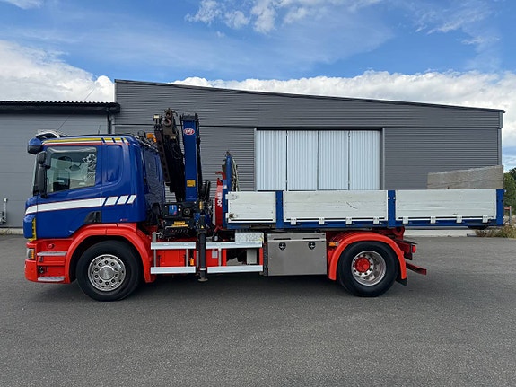 Scania P320 4x2 kranväxlare | Euro 6 | Kombiflak | lågmil 4 of 12