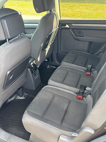 Volkswagen Touran 6 of 14