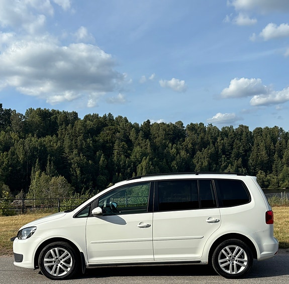 Volkswagen Touran 3 of 14