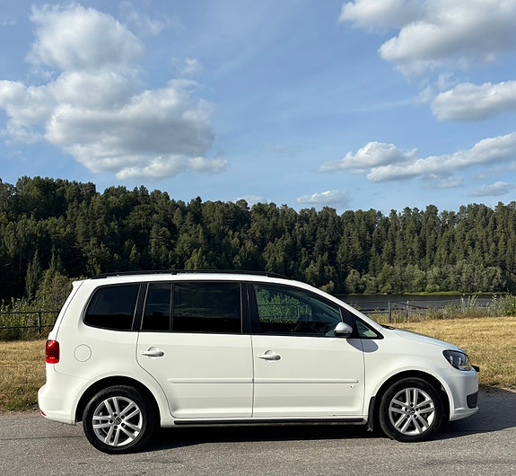 Volkswagen Touran 4 of 14
