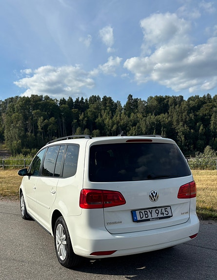 Volkswagen Touran 2 of 14